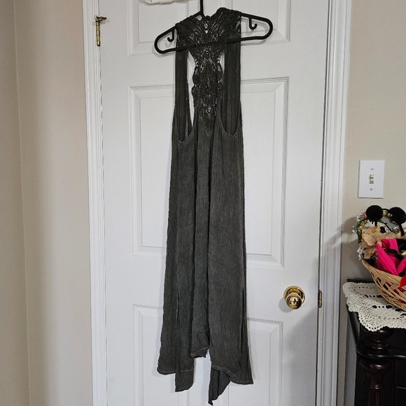 Super Long Flowy Vest with Lace Back - Picture 2 of 7
